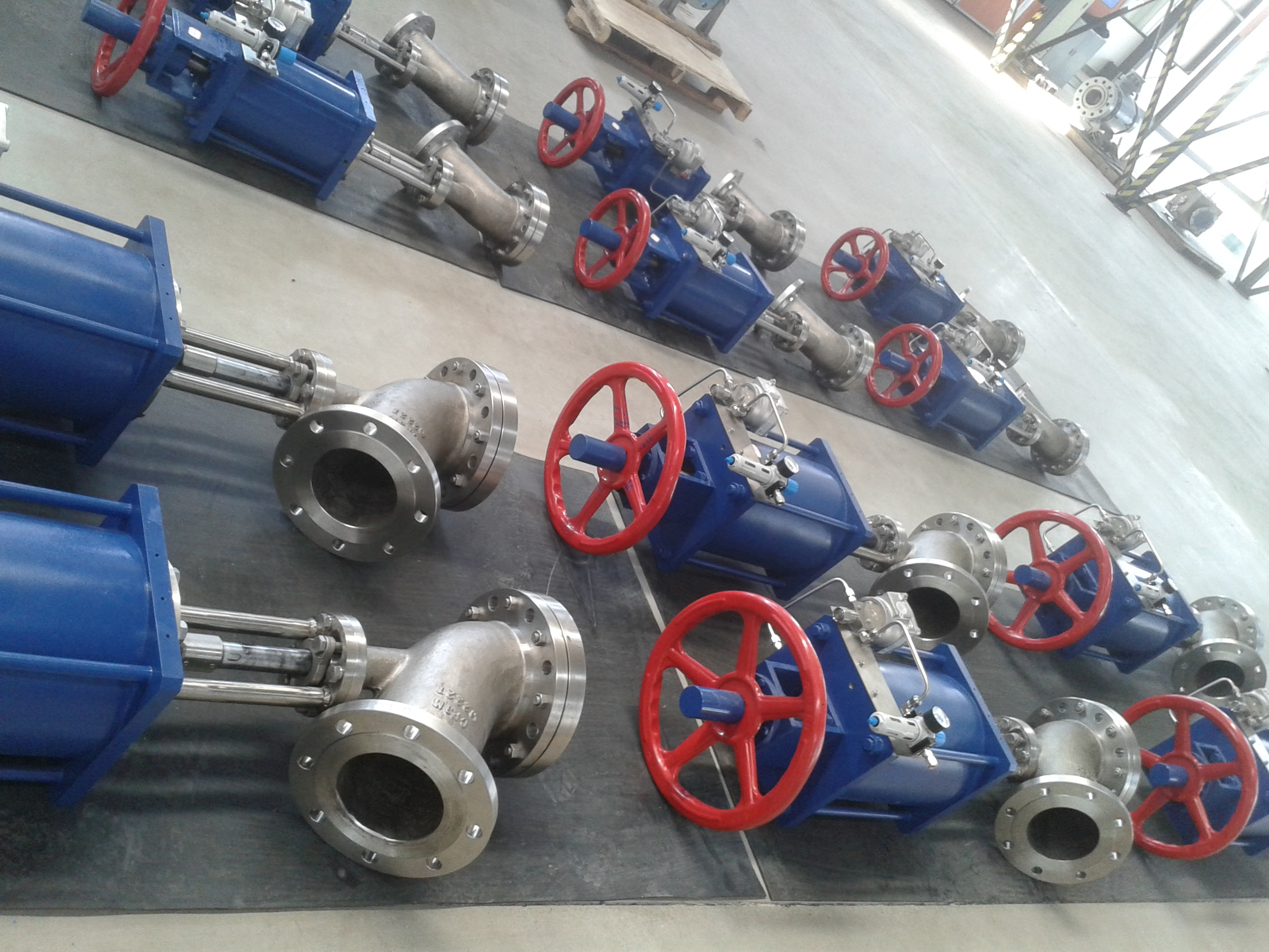 The exhibition type feeding valve